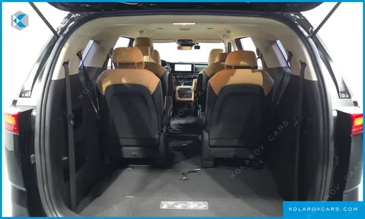 KIA CARNIVAL DIESEL 9-SEATER PRESTIGE