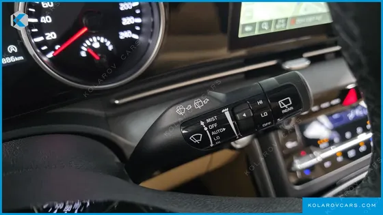 KIA CARNIVAL DIESEL 9-SEATER PRESTIGE