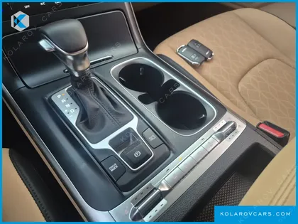 KIA CARNIVAL DIESEL 11-SEATER PRESTIGE