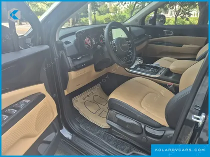 KIA CARNIVAL DIESEL 9-SEATER PRESTIGE