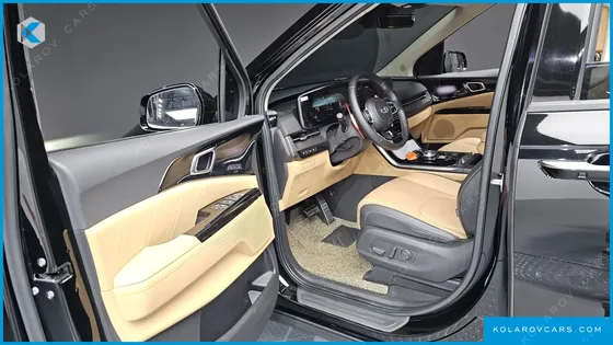 KIA CARNIVAL GASOLINE 7-SEATER SIGNATURE