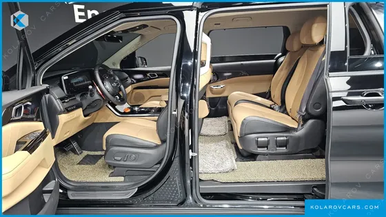 KIA CARNIVAL GASOLINE 7-SEATER SIGNATURE