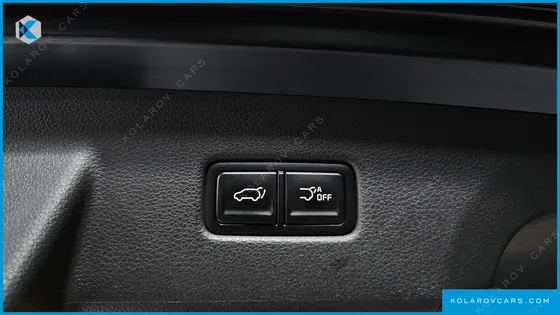 KIA CARNIVAL GASOLINE 7-SEATER SIGNATURE