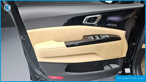 KIA CARNIVAL GASOLINE 7-SEATER SIGNATURE