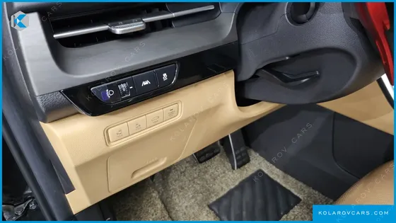 KIA CARNIVAL GASOLINE 7-SEATER SIGNATURE