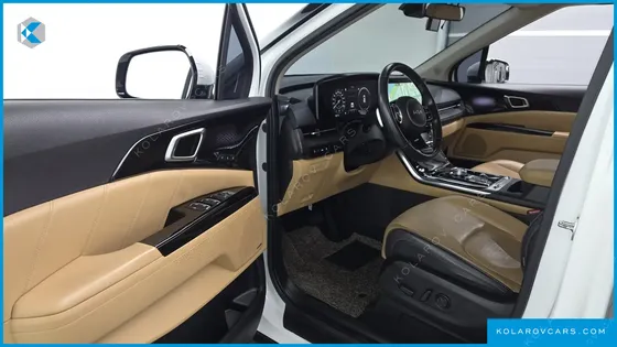 KIA CARNIVAL GASOLINE 7-SEATER SIGNATURE