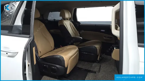 KIA CARNIVAL GASOLINE 7-SEATER SIGNATURE