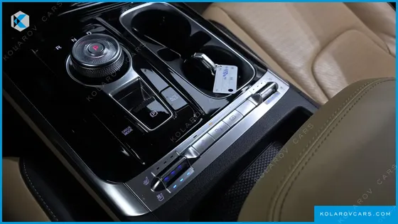 KIA CARNIVAL GASOLINE 7-SEATER SIGNATURE