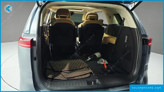 KIA CARNIVAL GASOLINE 7-SEATER SIGNATURE