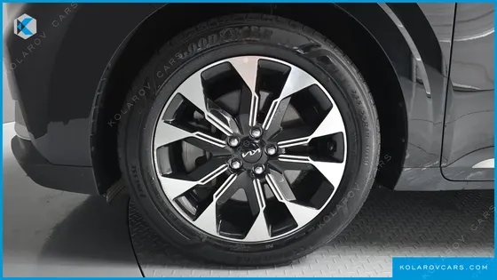 KIA CARNIVAL DIESEL 9-SEATER NOBLESSE