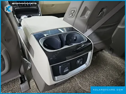 KIA CARNIVAL DIESEL 7-SEATER SIGNATURE