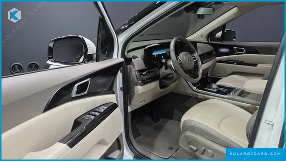 KIA CARNIVAL DIESEL 9-SEATER SIGNATURE