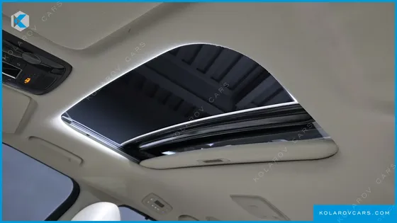KIA CARNIVAL DIESEL 9-SEATER SIGNATURE