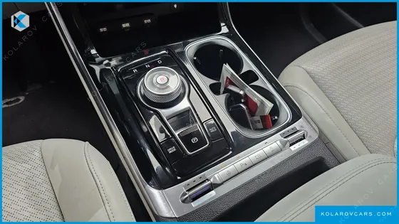 KIA CARNIVAL DIESEL 9-SEATER SIGNATURE