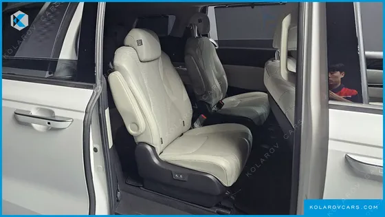 KIA CARNIVAL DIESEL 9-SEATER SIGNATURE