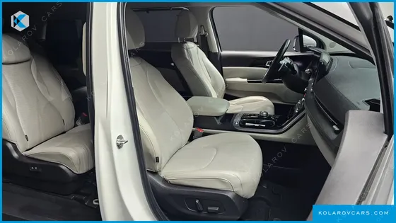 KIA CARNIVAL DIESEL 9-SEATER SIGNATURE