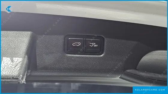 KIA CARNIVAL DIESEL 9-SEATER SIGNATURE