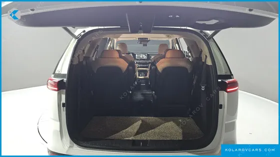 KIA CARNIVAL GASOLINE 9-SEATER SIGNATURE