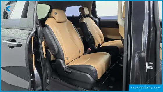 KIA CARNIVAL DIESEL 9-SEATER PRESTIGE