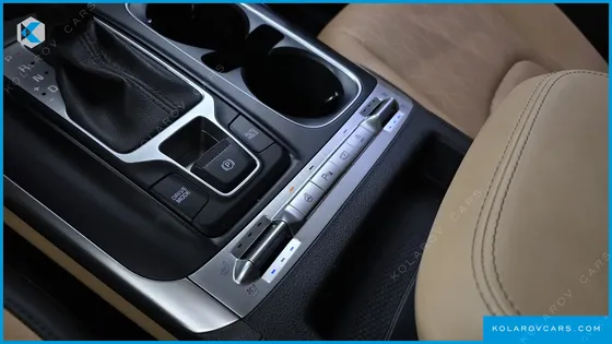 KIA CARNIVAL DIESEL 9-SEATER PRESTIGE