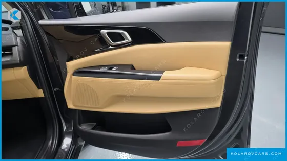 KIA CARNIVAL DIESEL 9-SEATER PRESTIGE