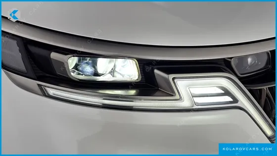 KIA CARNIVAL DIESEL 9-SEATER SIGNATURE