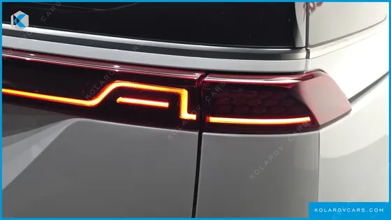 KIA CARNIVAL DIESEL 9-SEATER SIGNATURE
