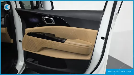 KIA CARNIVAL DIESEL 9-SEATER SIGNATURE