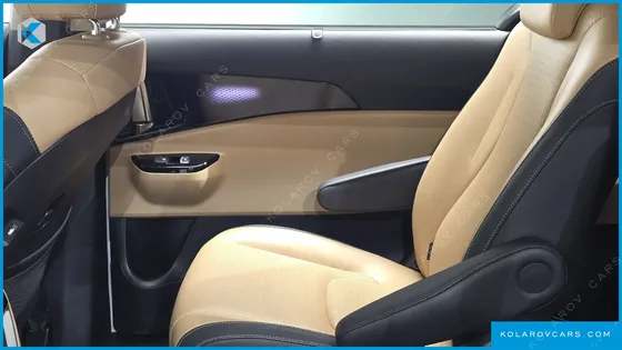 KIA CARNIVAL DIESEL 9-SEATER SIGNATURE