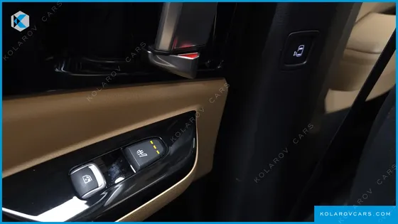 KIA CARNIVAL DIESEL 9-SEATER SIGNATURE