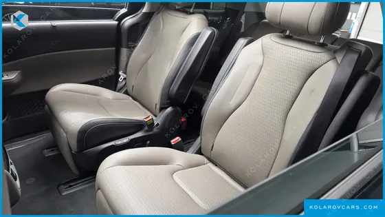 KIA CARNIVAL HEV 7SEATER GRAVITY