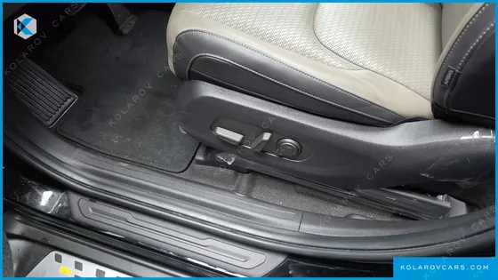 KIA CARNIVAL HEV 7SEATER GRAVITY