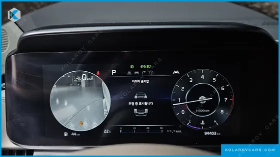 KIA CARNIVAL GASOLINE 9-SEATER HI-LIMOUSINE