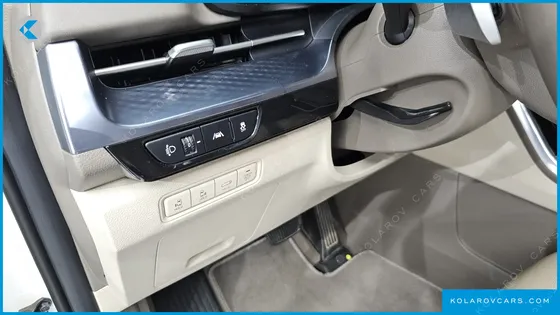 KIA CARNIVAL GASOLINE 9-SEATER HI-LIMOUSINE