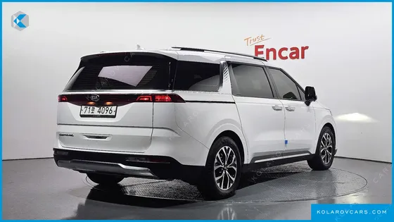 KIA CARNIVAL DIESEL 11-SEATER SIGNATURE