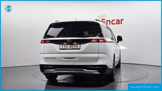 KIA CARNIVAL DIESEL 11-SEATER SIGNATURE