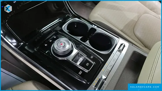 KIA CARNIVAL DIESEL 11-SEATER SIGNATURE