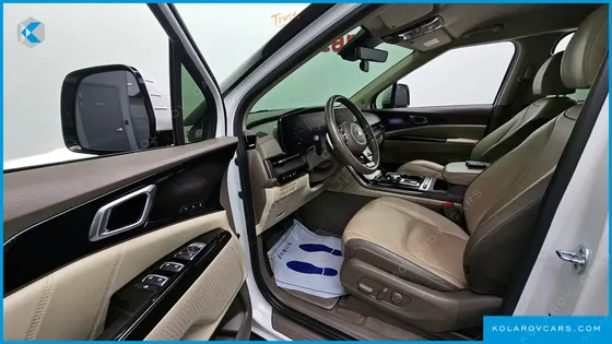 KIA CARNIVAL DIESEL 11-SEATER SIGNATURE