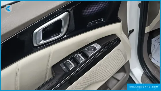 KIA CARNIVAL DIESEL 11-SEATER SIGNATURE