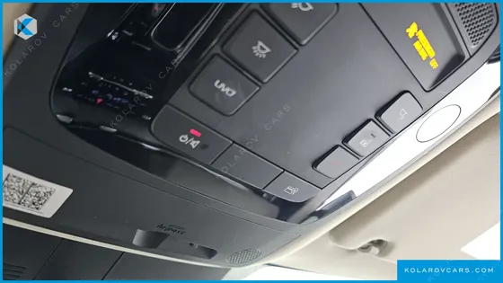 KIA CARNIVAL DIESEL 11-SEATER SIGNATURE