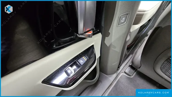 KIA CARNIVAL DIESEL 11-SEATER SIGNATURE
