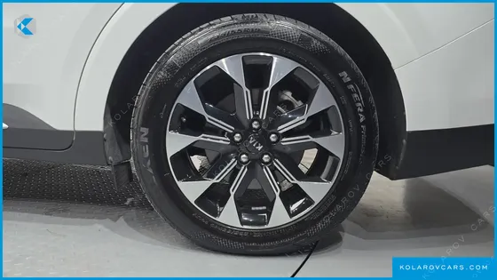 KIA CARNIVAL DIESEL 7-SEATER SIGNATURE