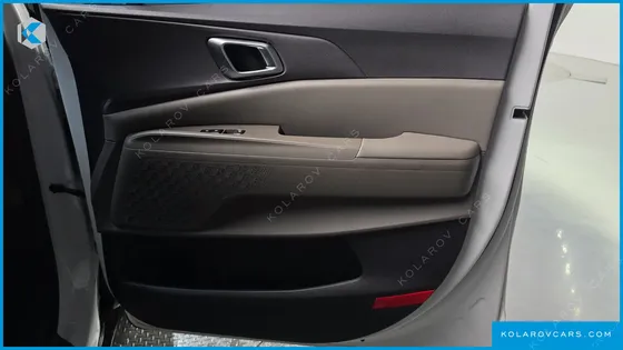 KIA CARNIVAL HEV 7SEATER OUTDOOR NOBLESS