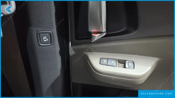KIA CARNIVAL HEV 7SEATER OUTDOOR NOBLESS