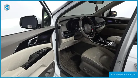 KIA CARNIVAL GASOLINE 7-SEATER HI-LIMOUSINE
