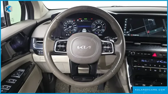 KIA CARNIVAL GASOLINE 7-SEATER HI-LIMOUSINE