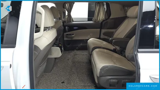 KIA CARNIVAL GASOLINE 7-SEATER HI-LIMOUSINE