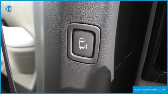 KIA CARNIVAL GASOLINE 7-SEATER HI-LIMOUSINE