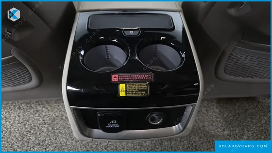 KIA CARNIVAL GASOLINE 7-SEATER HI-LIMOUSINE