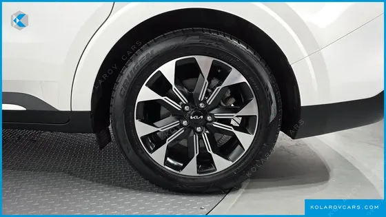 KIA CARNIVAL DIESEL 9-SEATER NOBLESSE